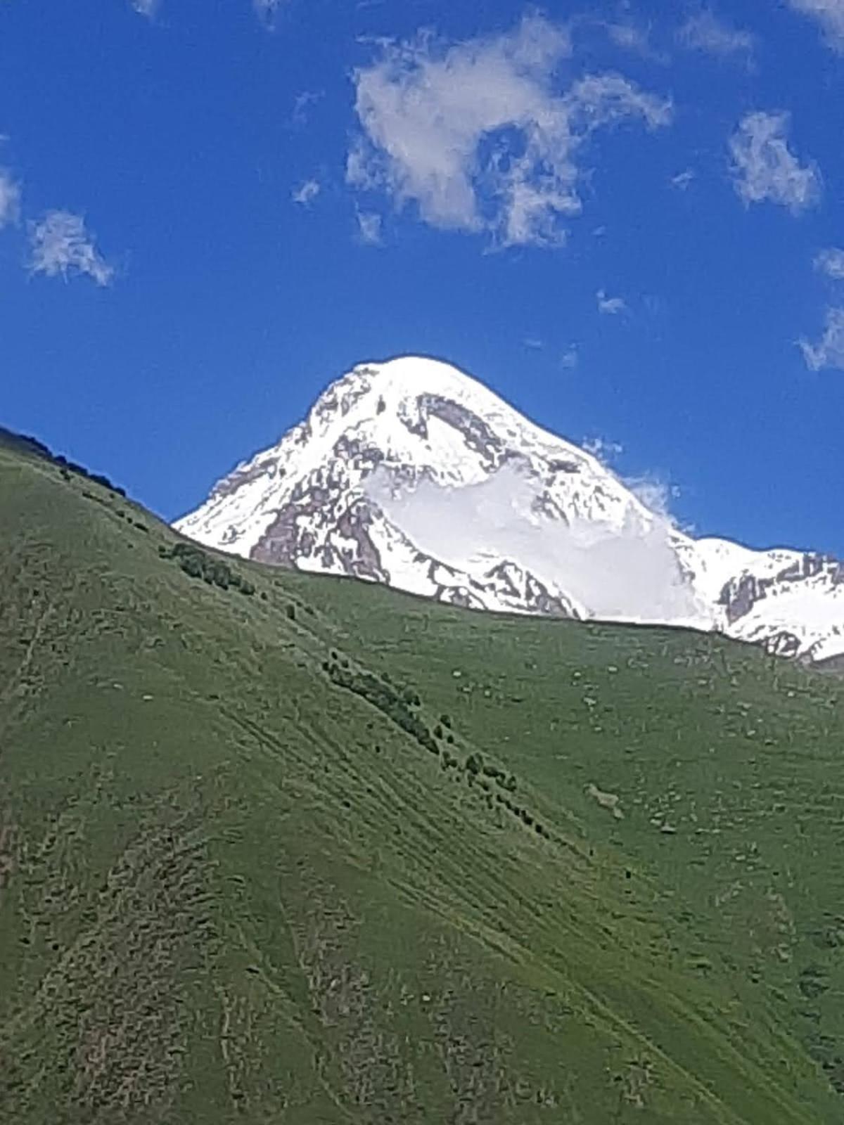 Cliffside Cottage Kazbegi Kültér fotó